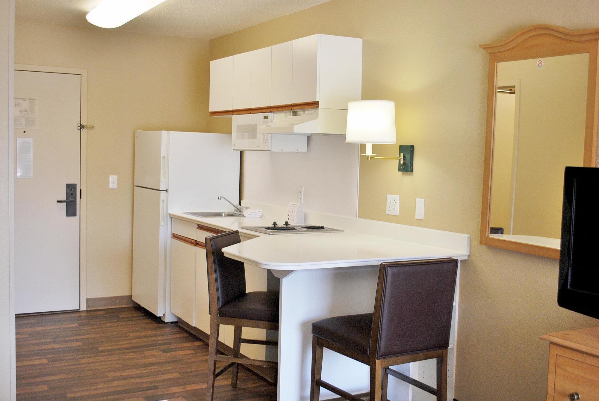 Extended Stay America Suites - St Louis - Westport - Central Maryland Heights Exterior photo